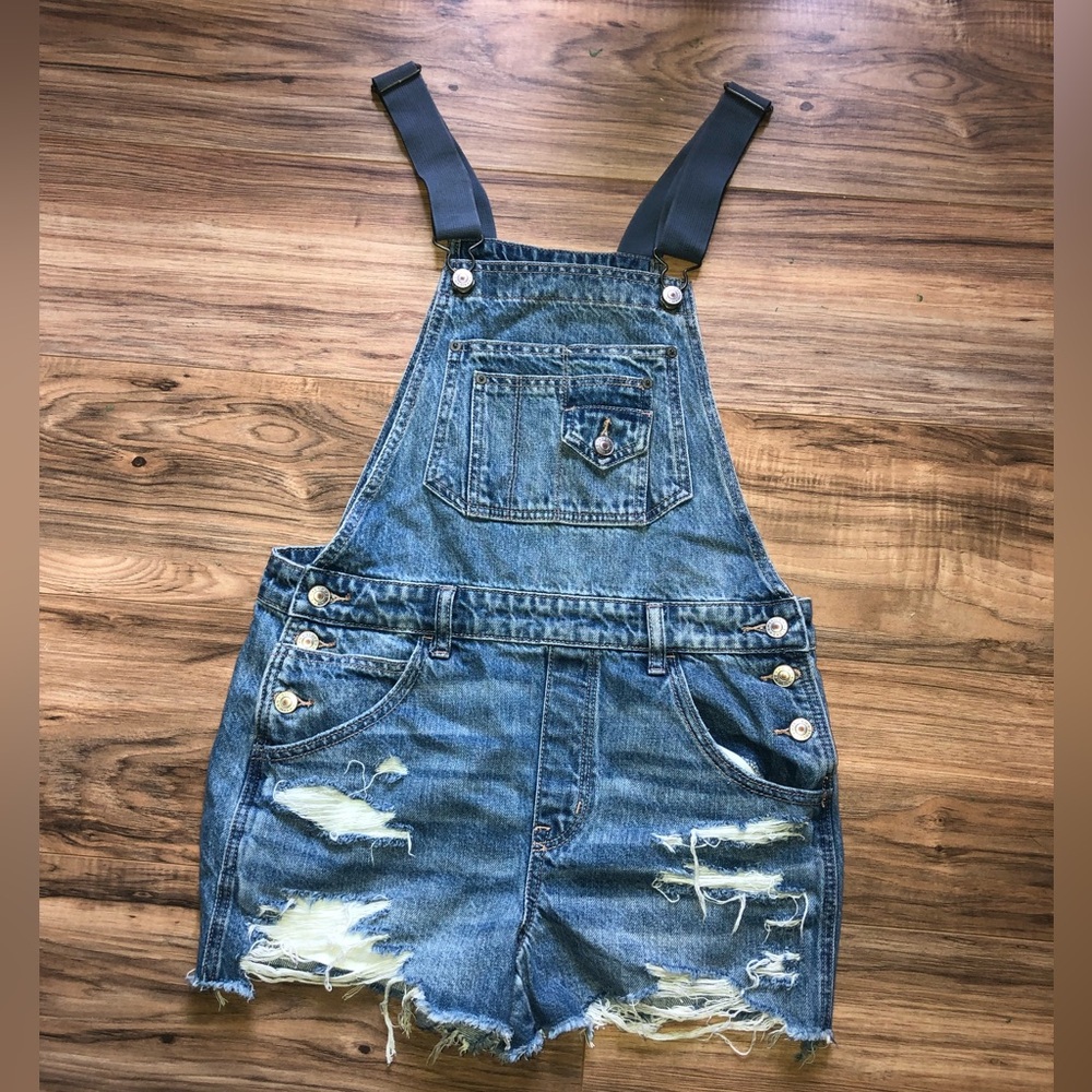 American eagle shorts overalls